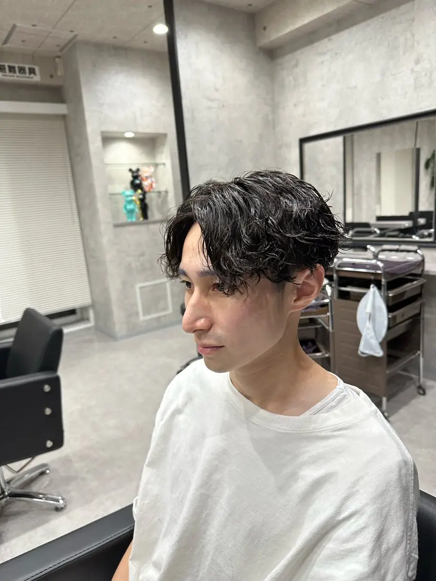 ショート パーマ メンズ メンズパーマ 波巻きパーマ カット パーマ ユウ🪄 パーマ指名No1のヘアスタイル