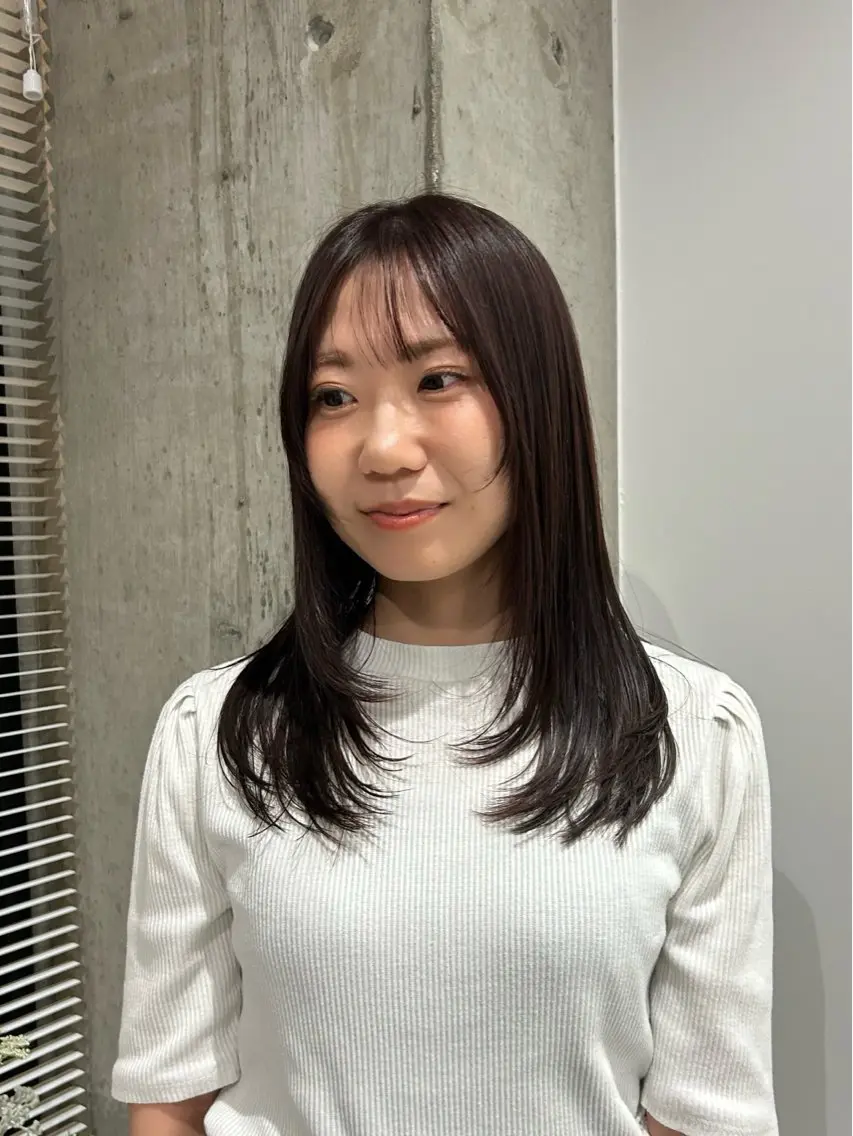 セミロング カラー ブラウンカラー チョコレートブラウン ヘアカラー 鈴木 よつはのヘアスタイル