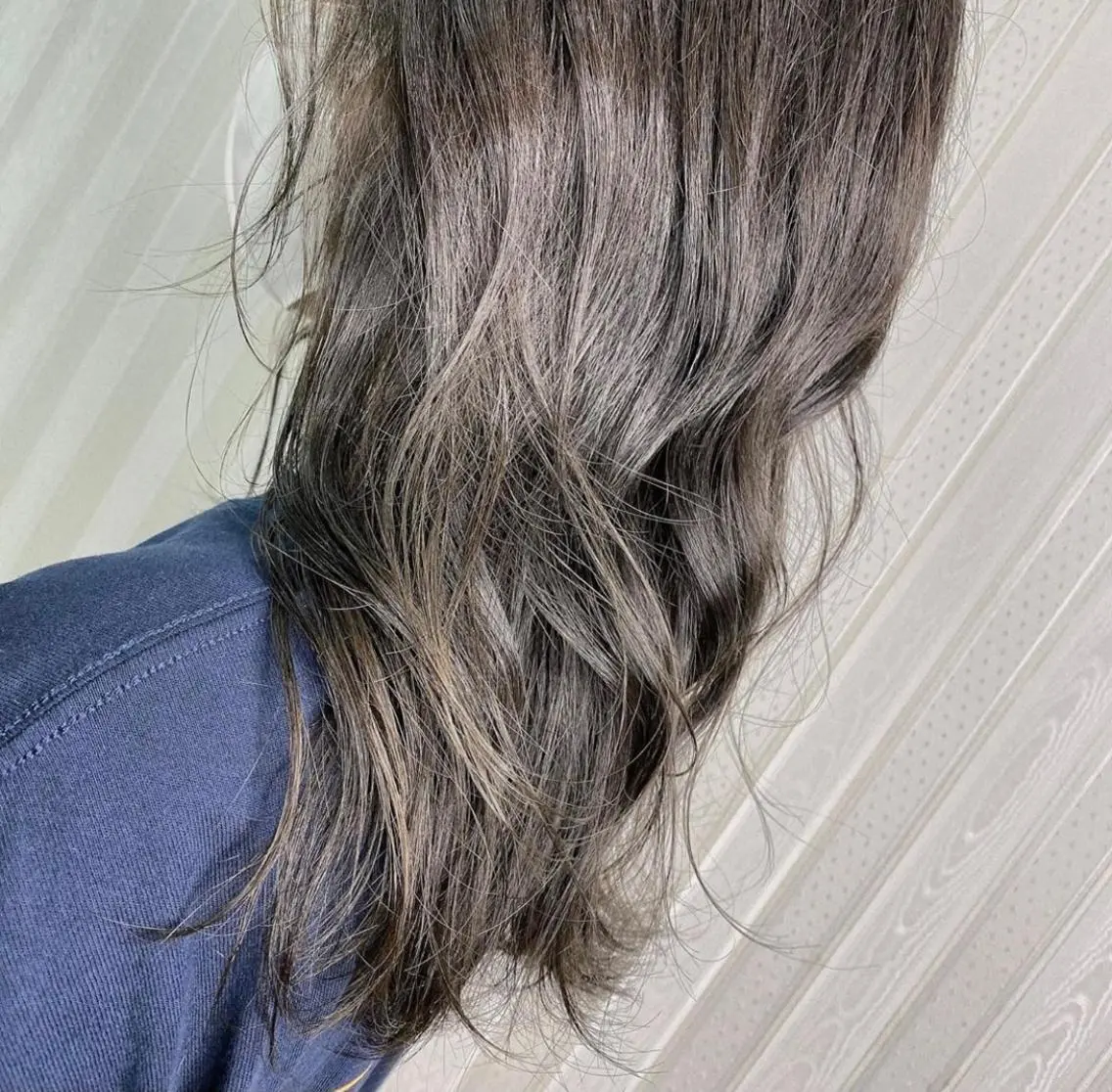 ロング カラー グレージュ カーキグレージュ 【育休中】EARTH 荒井店HARUNAのヘアスタイル