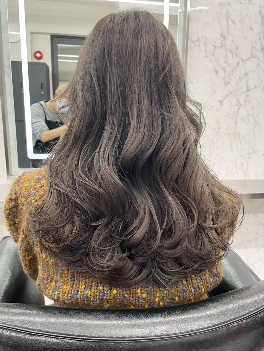 ロング カラー ハイトーンカラー ヘアカラー トリートメント JPCY MIRIYAのヘアスタイル