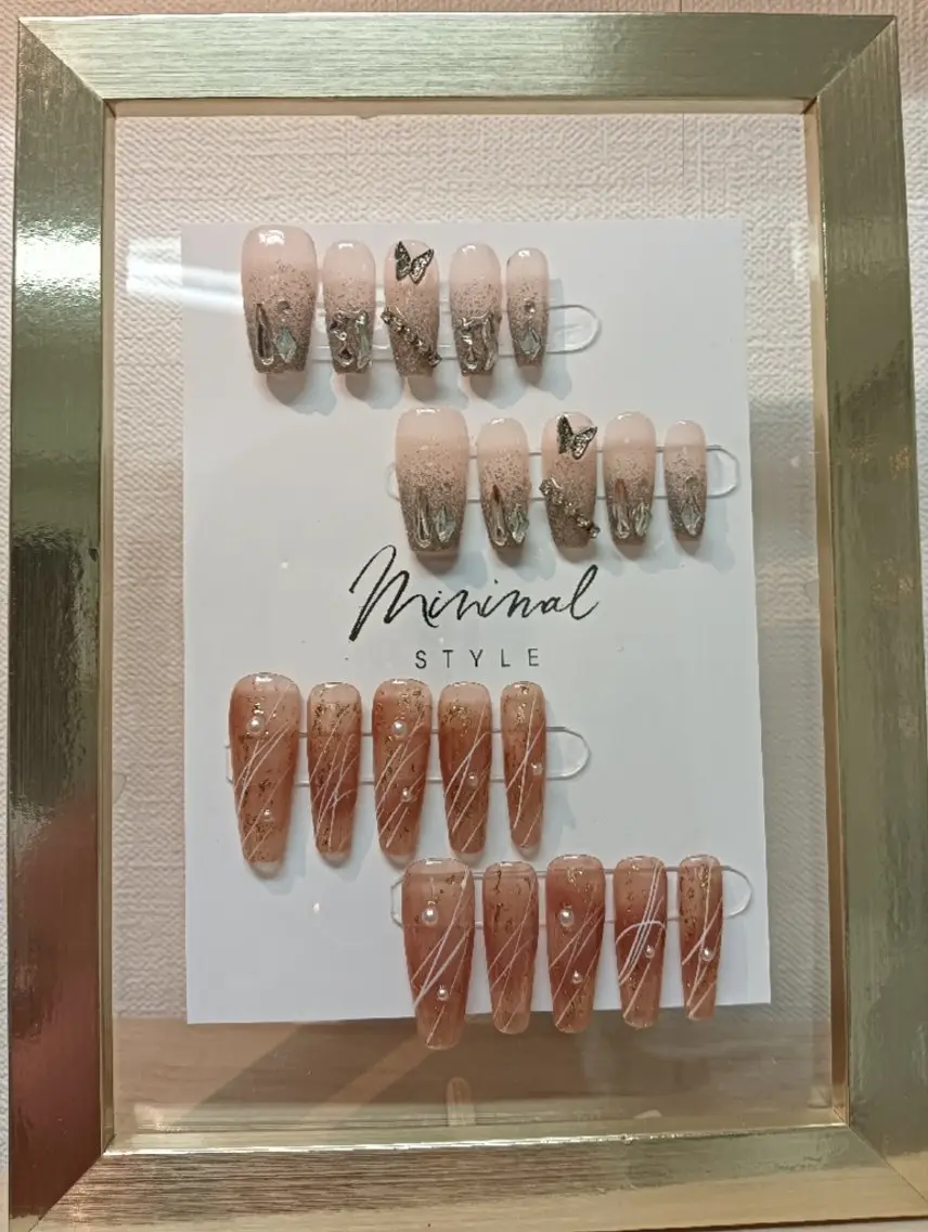 ネイル ストーンネイル ハンドネイル 高山ルコ(NAIL) 店長のネイルデザイン