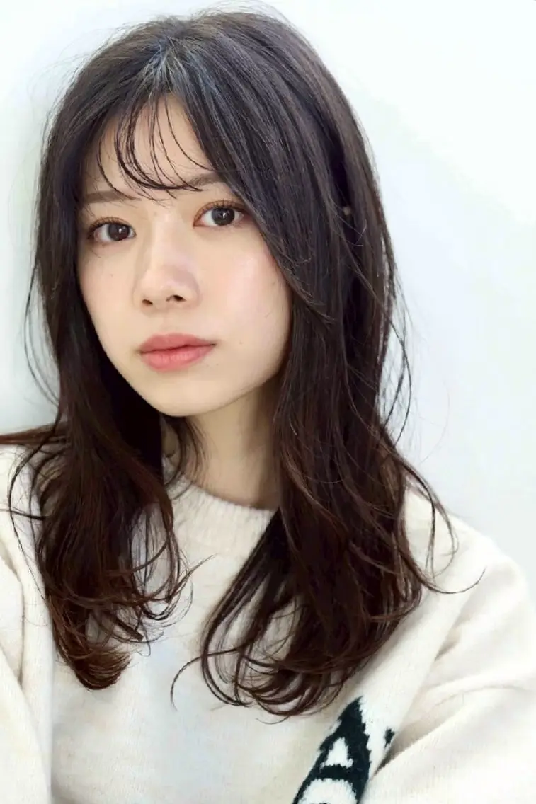 ロング 川瀬 由詩のヘアスタイル