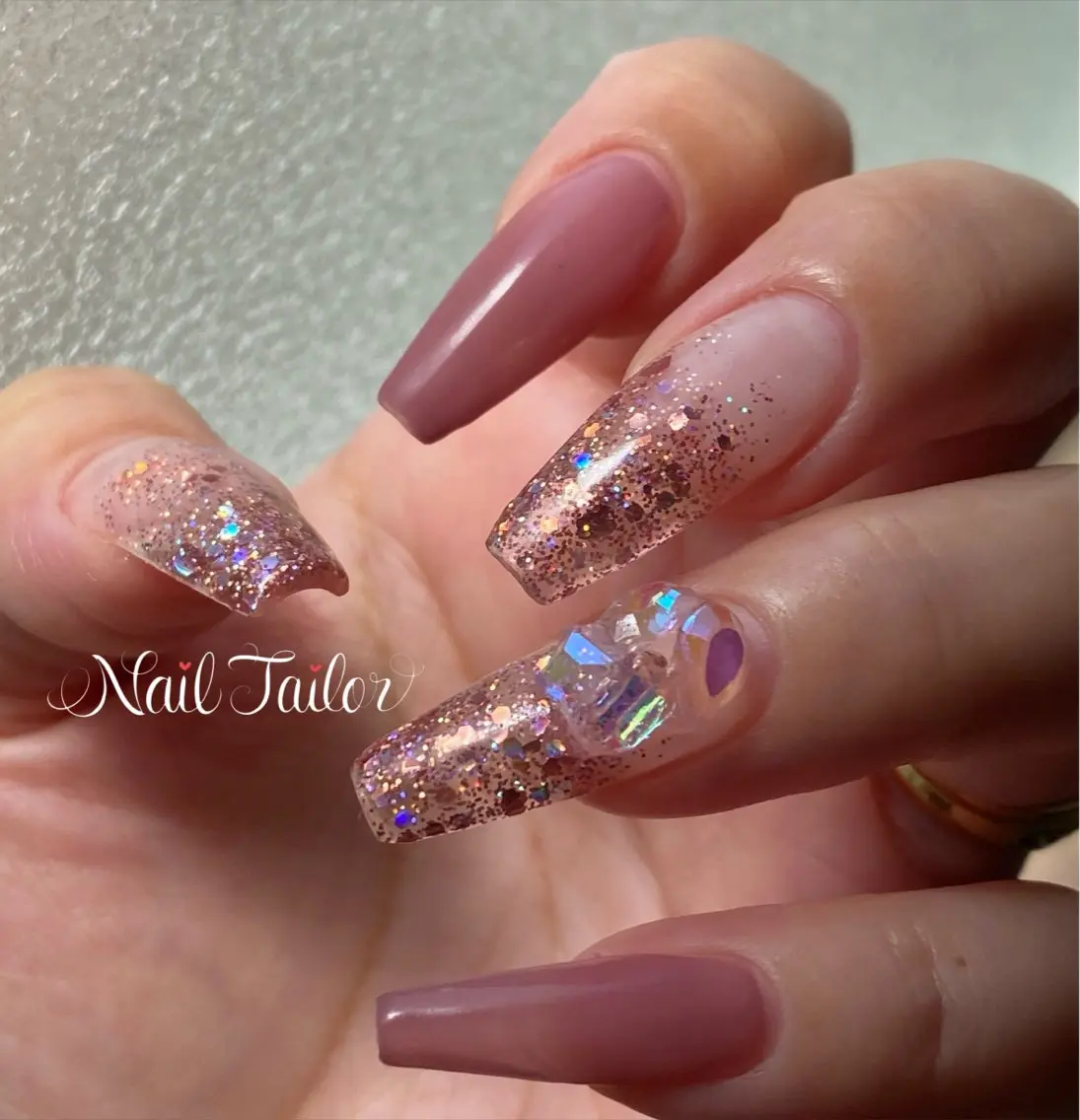 ネイル 長さ出し ジェルネイル グラデーション ホログラムネイル キラキラネイル ハンドネイル NailTailor ネイルテイラーのネイルデザイン