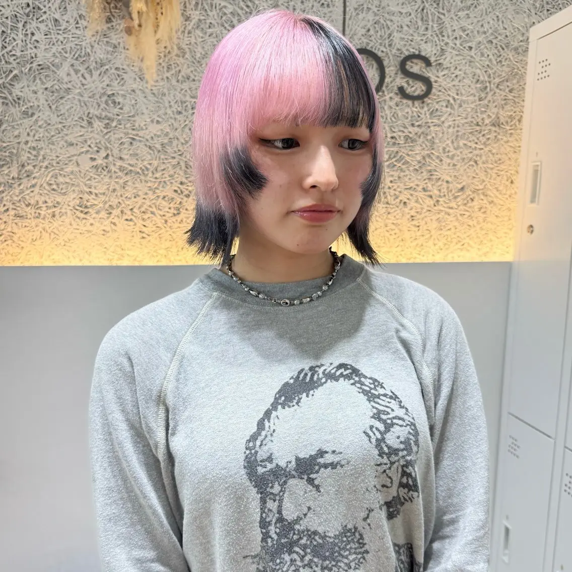 ミディアム カラー 黒髪 ブリーチ デザインカラー ピンクカラー ホワイトピンク カット ヘアカラー トリートメント 🌱ブリーチ・透明感 カラー/mapi🦭のヘアスタイル