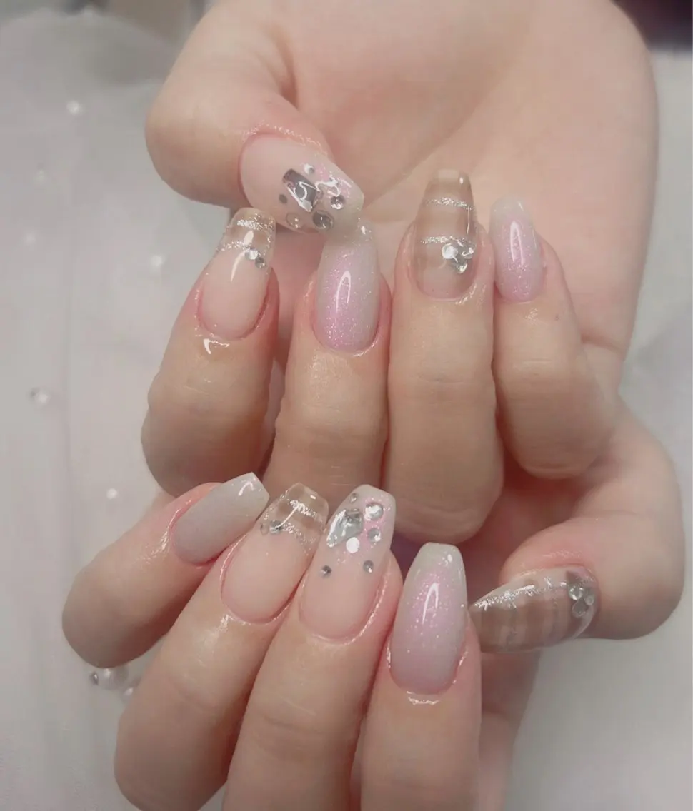 ネイル オーロラネイル 長さ出し フットネイル 韓国ネイル ラメ(グリッター) ハンドネイル 👍thumbs up nail👍のネイルデザイン