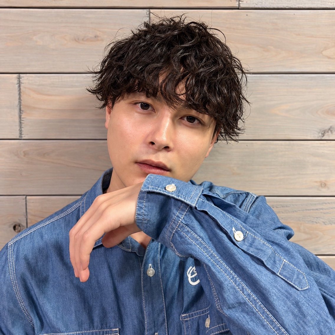 ショート パーマ 吉岡 佑真のヘアスタイル