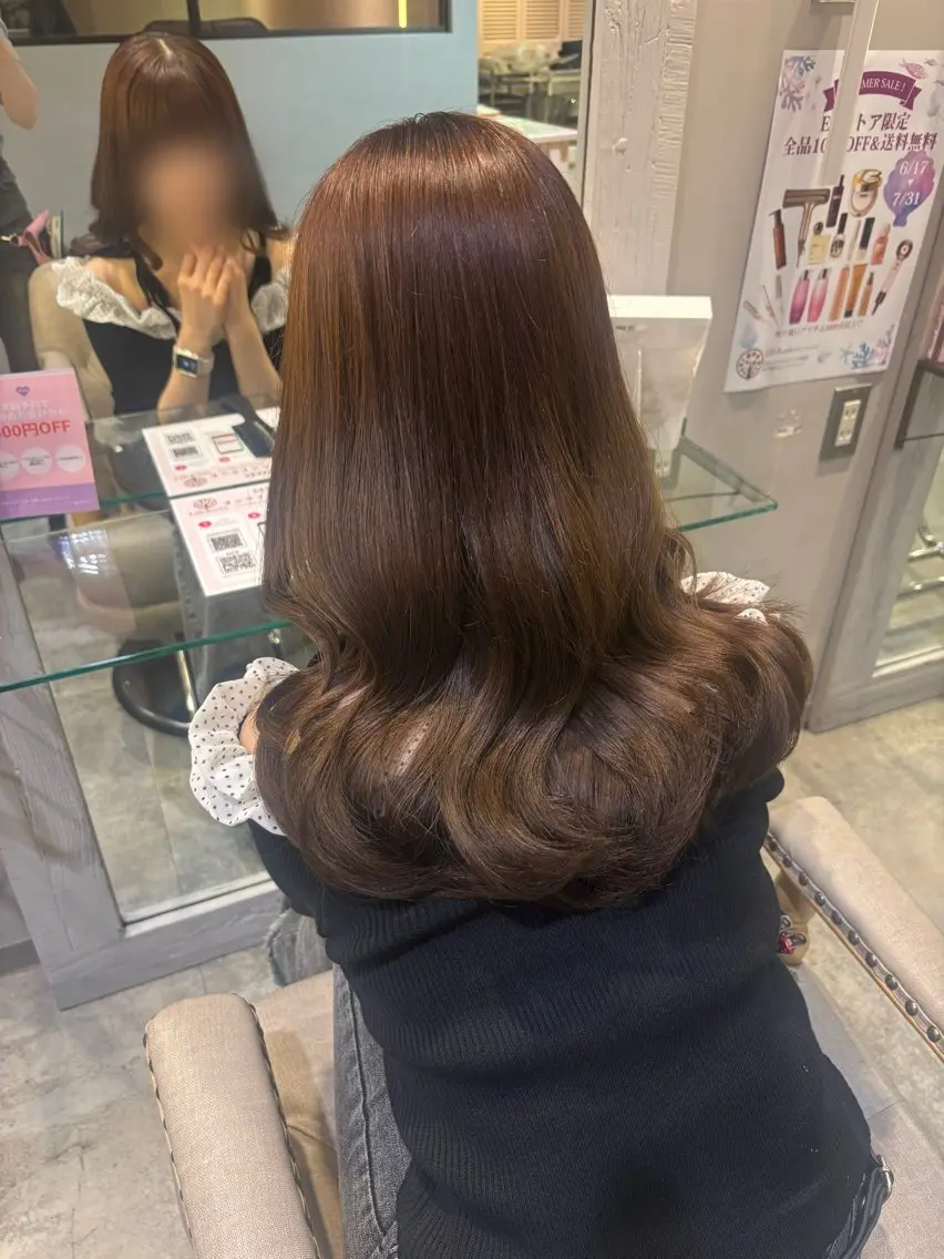 セミロング カラー ︎🎀RINA韓国風 艶カラー🇰🇷🎀のヘアスタイル