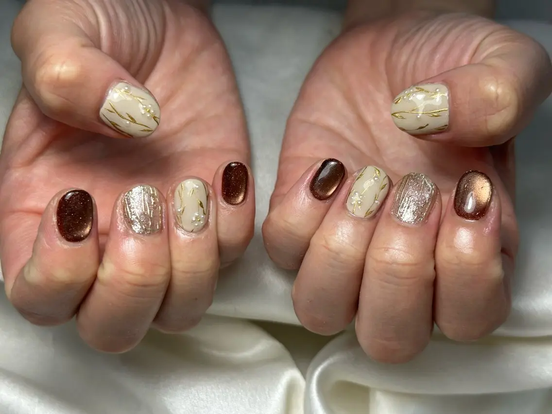 ネイル オーロラネイル フットネイル フレンチネイル ジェルネイル マグネットネイル ハンドネイル kiki nail たまプラーザのネイルデザイン