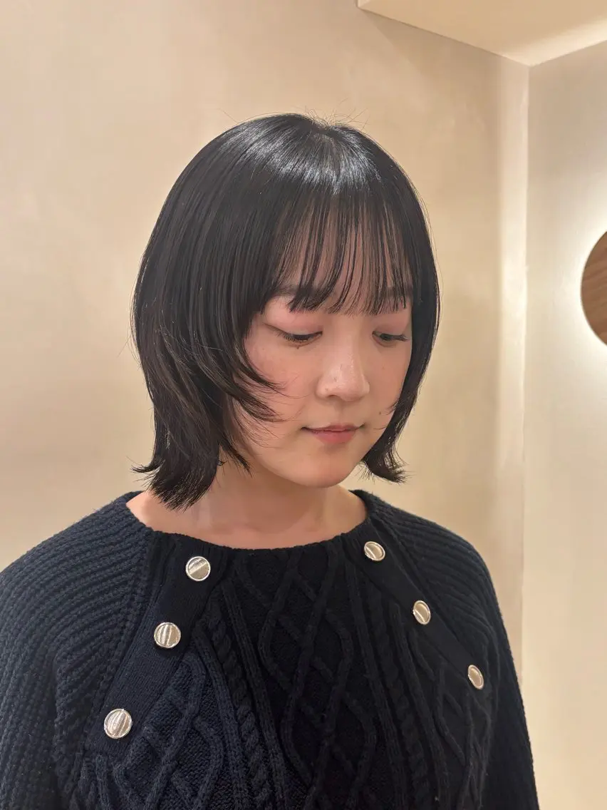 ミディアム ミディアムレイヤー 顔周りカット レイヤーカット 小顔カット カット シンバ ヒナノ/髪質 改善/縮毛矯正のヘアスタイル