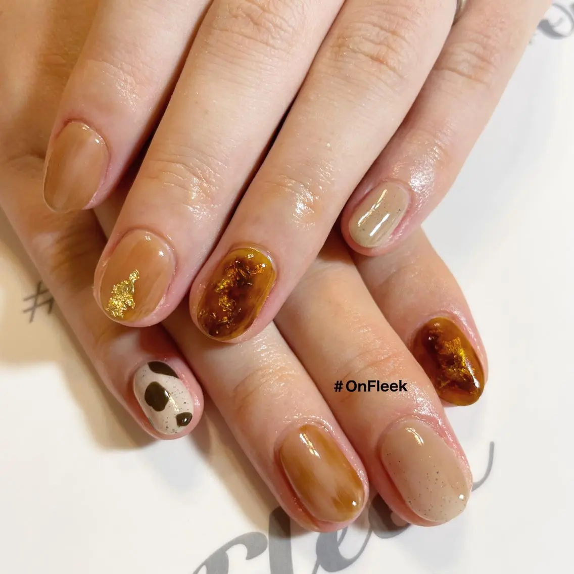 ネイル べっ甲ネイル ハンドネイル NailSalon ＃OnFleekのネイルデザイン