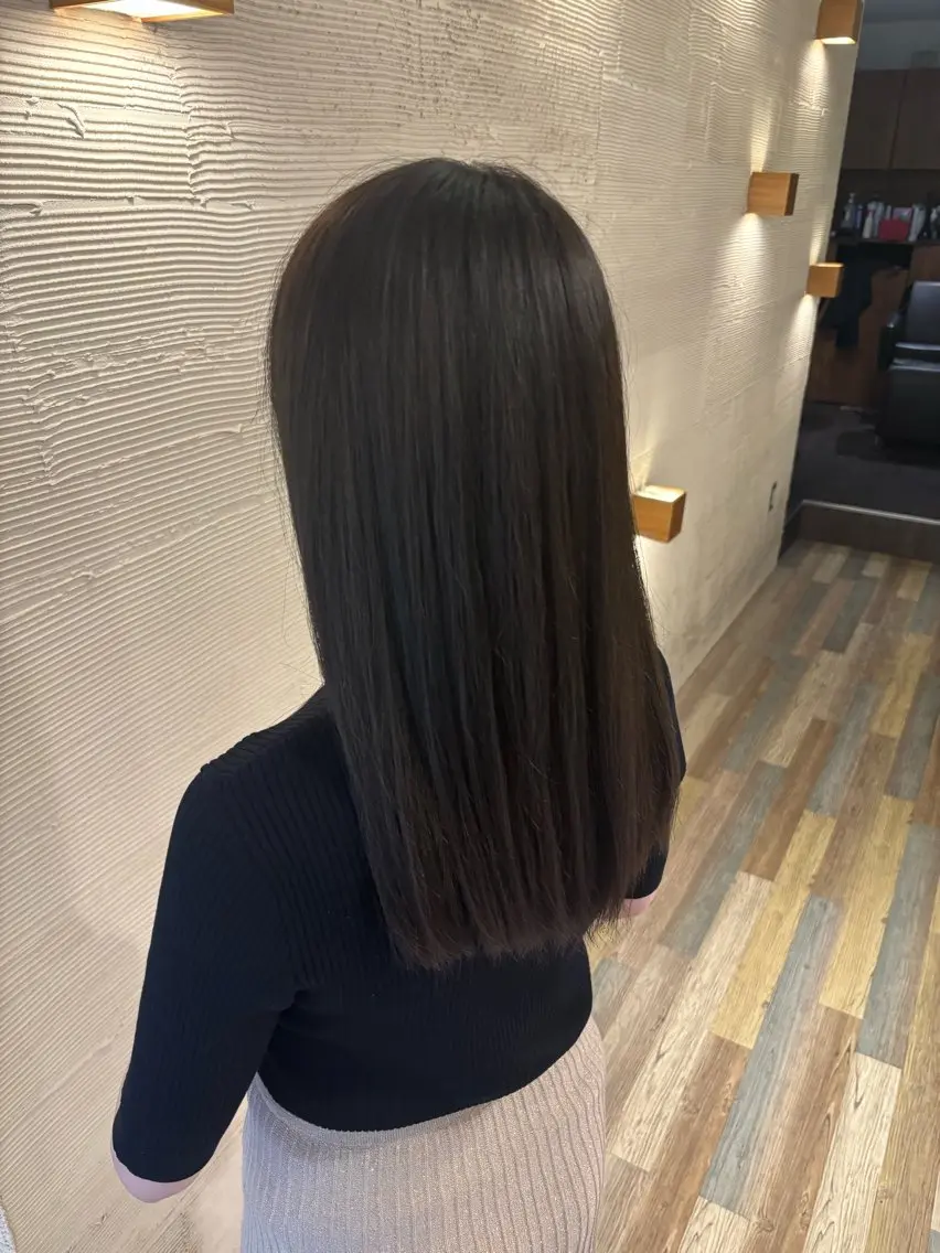 ロング カラー ベージュカラー 透明感カラー オリーブベージュ yuzuki Agu臼井のヘアスタイル