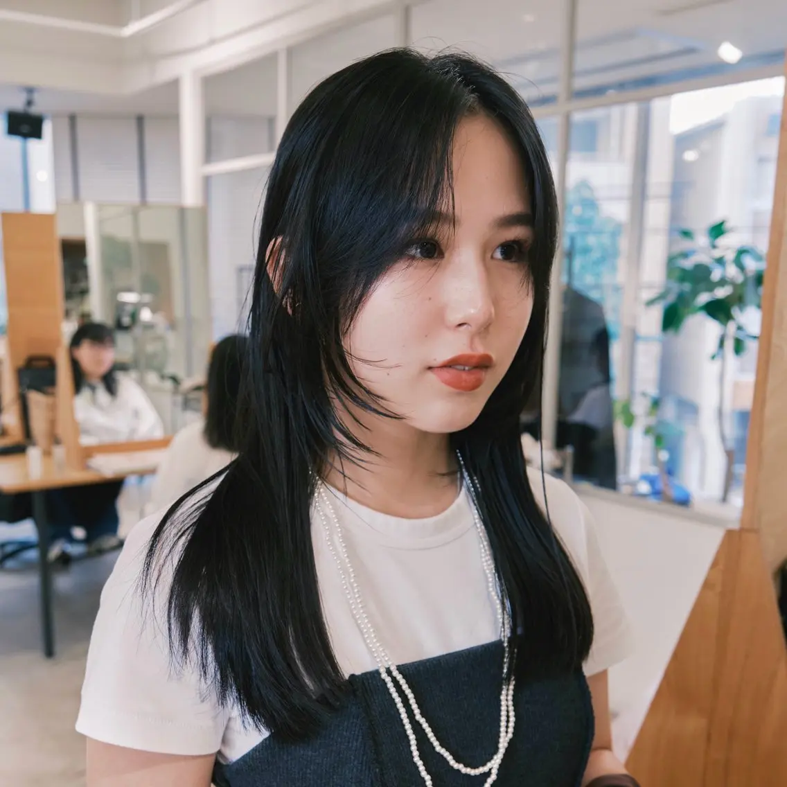 ミディアム 顔まわりレイヤー レイヤーカット カット 縮毛矯正 東山 涼嘉のヘアスタイル
