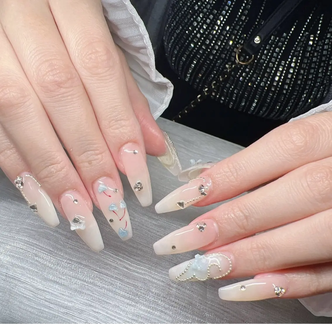 ネイル 長さ出し グラデーション 卒業式 キラキラネイル マグネットネイル ハンドネイル Lee Nailsのネイルデザイン