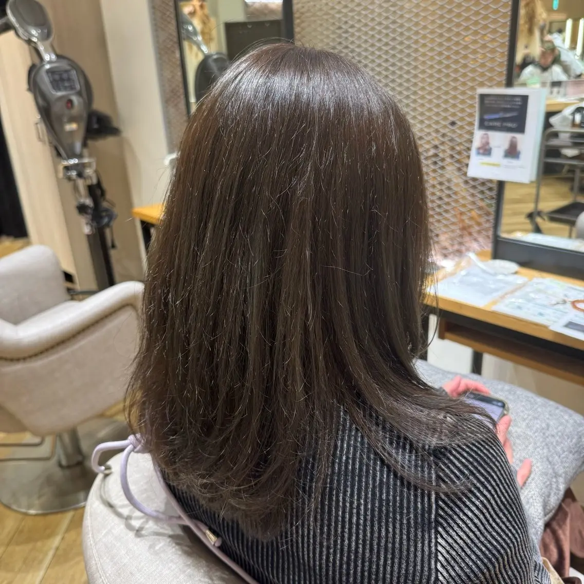 セミロング カラー グレージュ レイヤーカット ☆レディースショート ☆吉崎☆のヘアスタイル