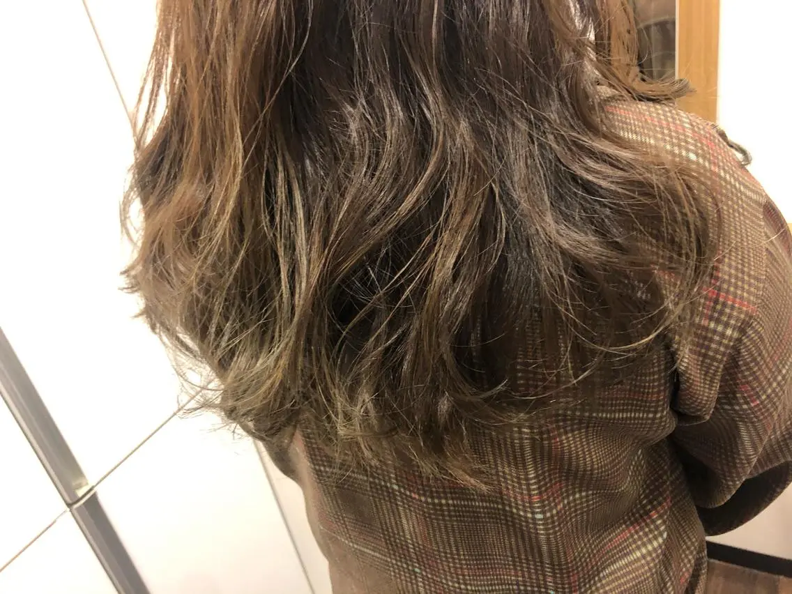 ミディアム カラー ベージュカラー ブラウンカラー ブラウンベージュ 新井 友菜のヘアスタイル