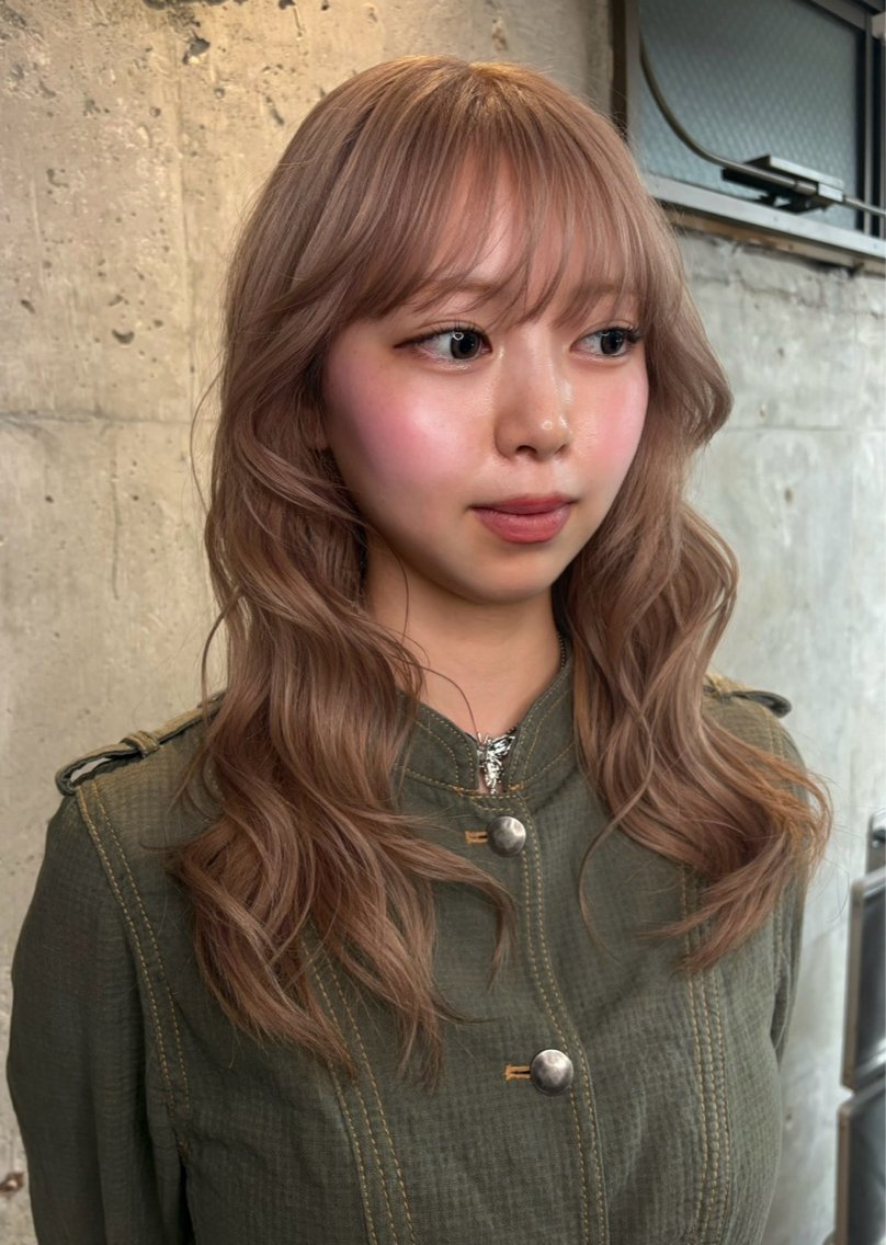 セミロング カット ヘアカラー トリートメント Cocona🦤 ハイトーン/レイヤーのヘアスタイル