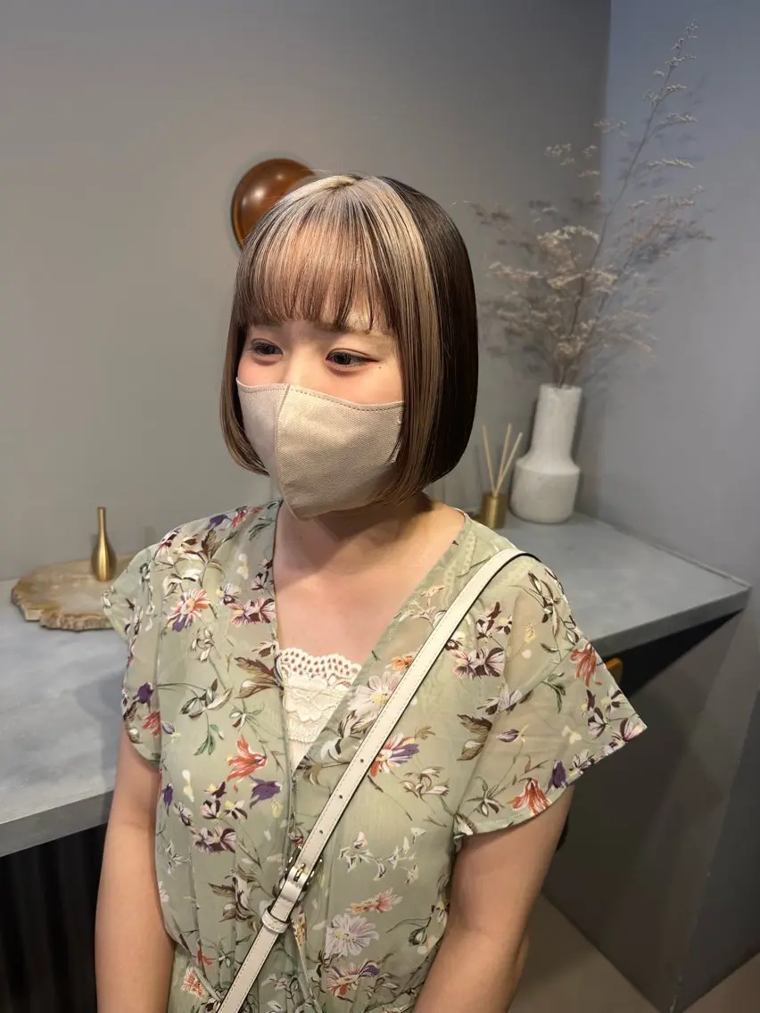 ショート カラー ブリーチ デザインカラー カット ヘアカラー パーマ 縮毛矯正 トリートメント 🌟ハイライト/ハイ トーン🌟MIKIのヘアスタイル