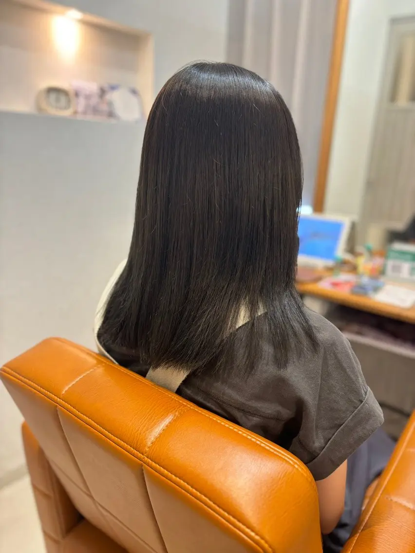 セミロング カラー ヘアカラー トリートメント 【完全個室】髪質改善 暖色カラー/山崎唯奈のヘアスタイル