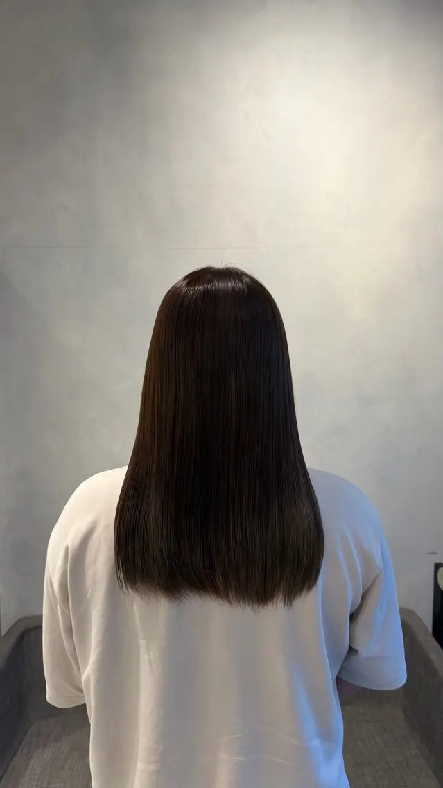 カラー ブリーチ 透明感カラー オリーブカラー ヘアカラー トリートメント 井野 彩加のヘアスタイル