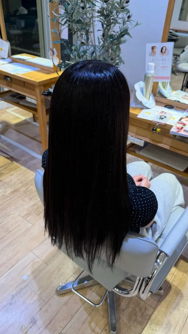 ロング カラー 砂川 瑠菜のヘアスタイル