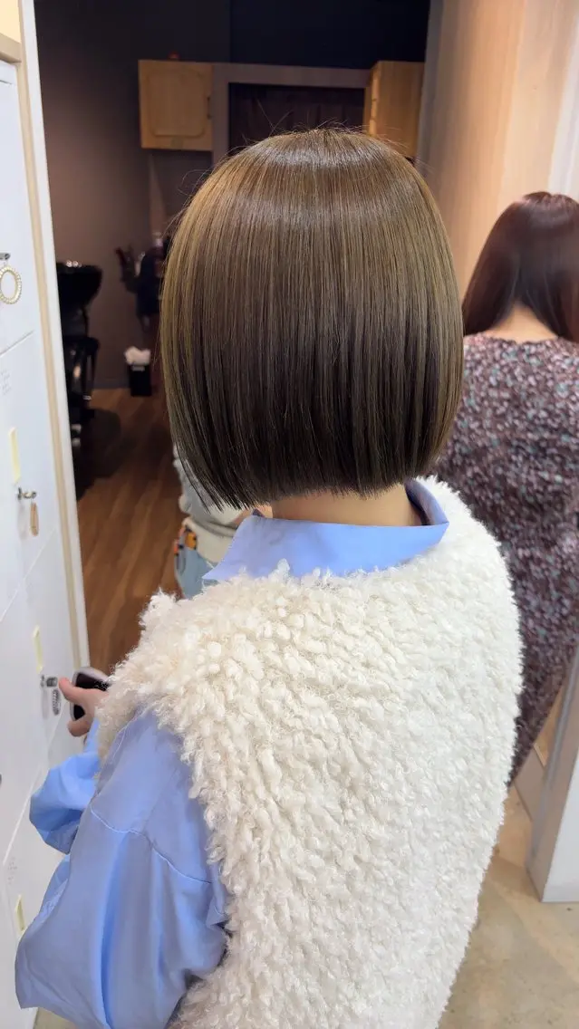 ショート カラー カット ヘアカラー トリートメント 🪽髪質改善矯正 🤍MIU🤍のヘアスタイル