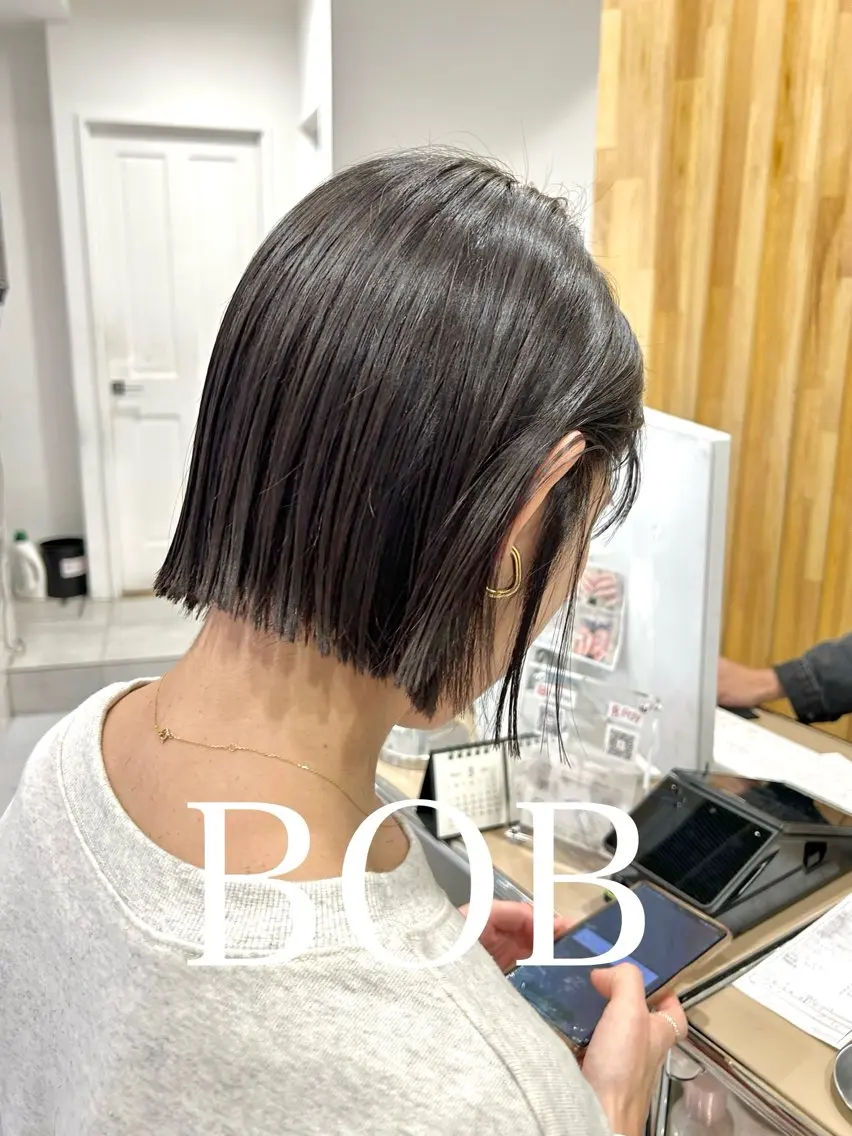 ショート カラー カット ヘアカラー トリートメント ぱつっとボブ/ 小野あかねのヘアスタイル
