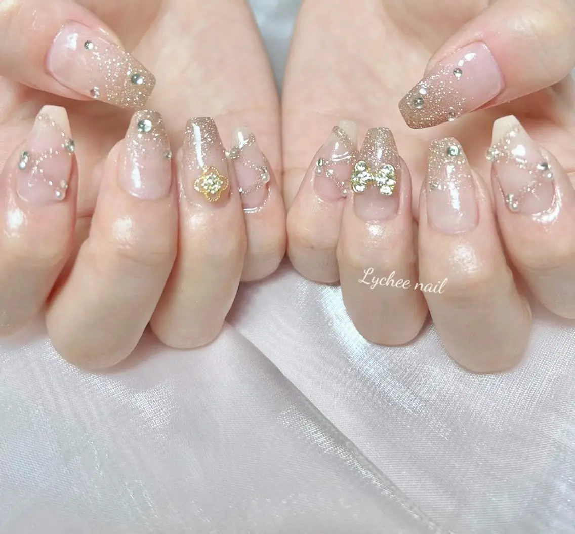 ネイル ゴージャス グラデーション キラキラネイル 韓国ネイル ラメ(グリッター) 🍒Luvia ワンホンネイルのネイルデザイン