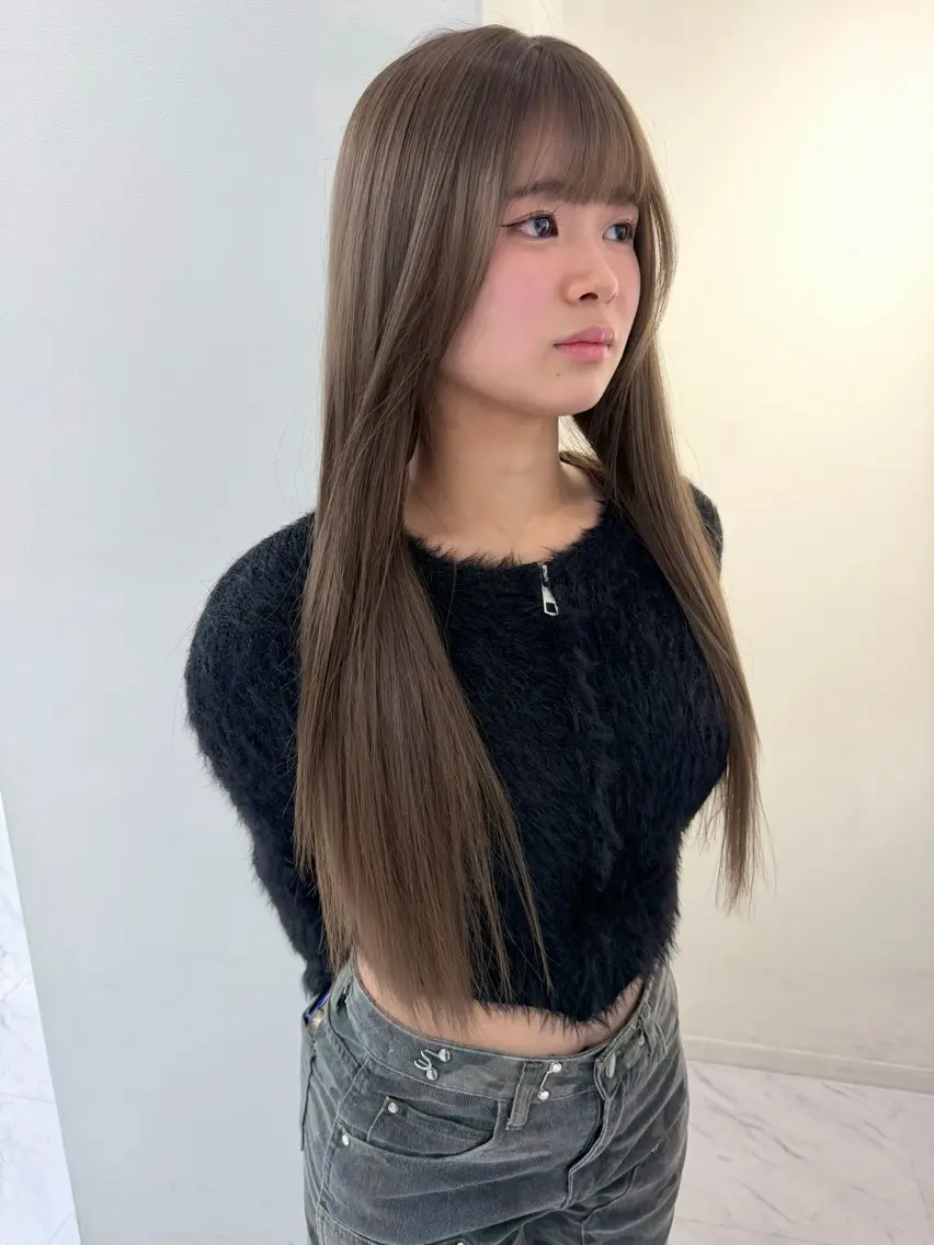 ロング カラー ベージュカラー ブリーチ ケアブリーチ デザインカラー ダブルカラー カット ヘアカラー トリートメント TATSUブリーチ/ ミルクティーベージュのヘアスタイル