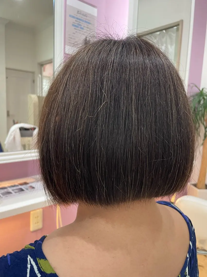 ミディアム カット 加藤 亜実のヘアスタイル