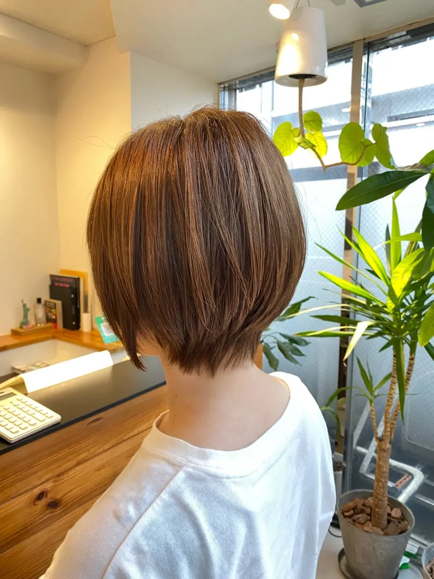 ショート イワ ハシのヘアスタイル