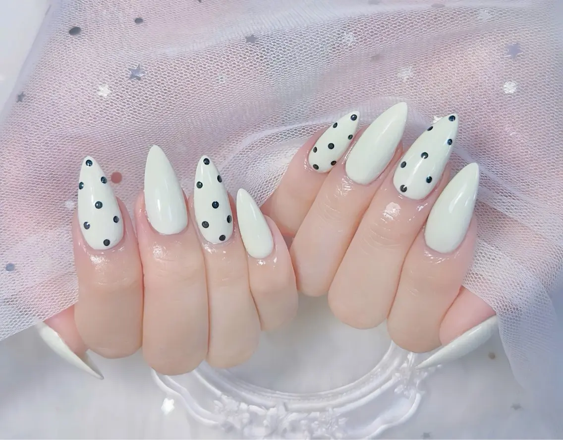 ネイル チークネイル 長さ出し フレンチネイル ジェルネイル グラデーション THANHTHANH NAILのネイルデザイン