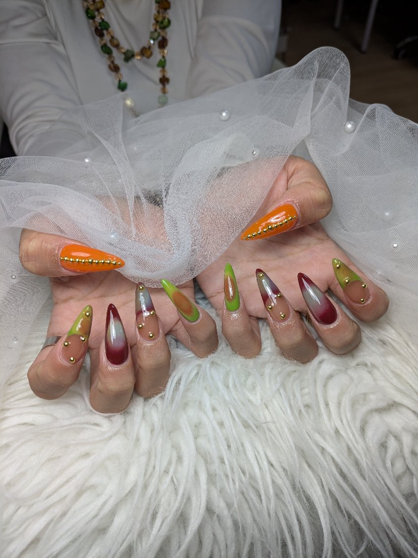 ネイル Queen Nail 研修生のネイルデザイン