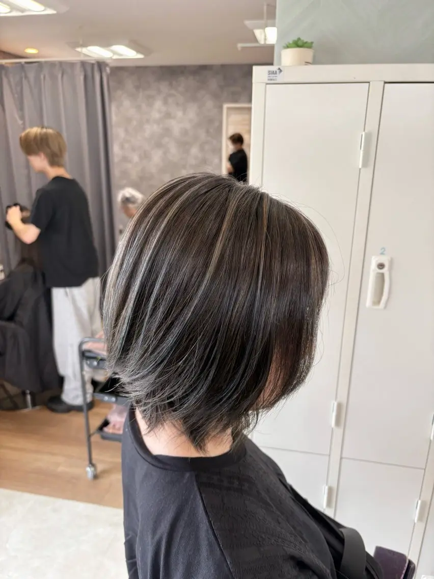 ショート ハイライト カット ヘアカラー トリートメント 渡邉 三香子のヘアスタイル