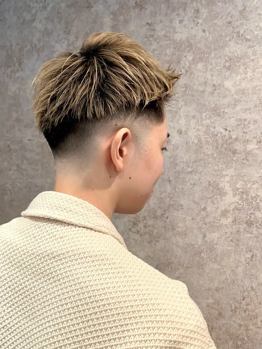 ショート カラー パーマ メンズ メンズブリーチ フェードカット ブリーチ 北千住バーバー理容室 小堀悠作のヘアスタイル