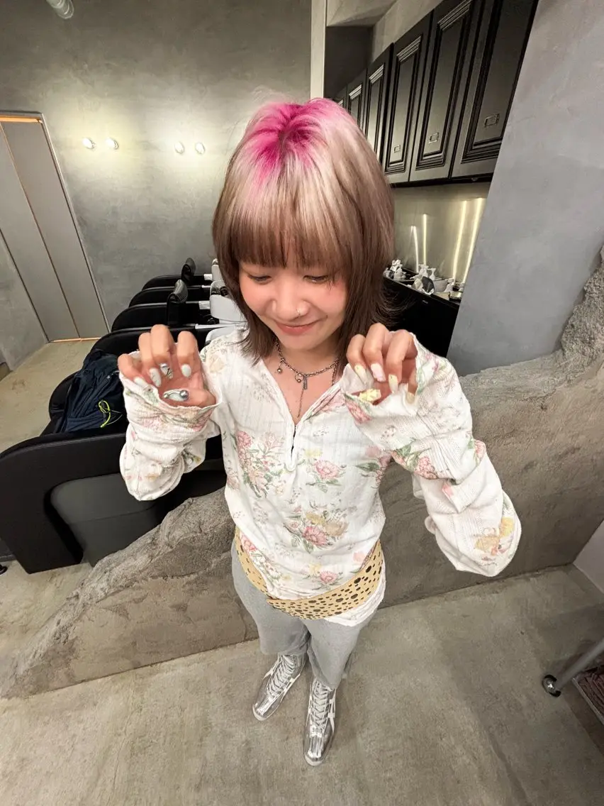 ミディアム カラー ピンクカラー ヘアカラー デザインカラー /rioのヘアスタイル