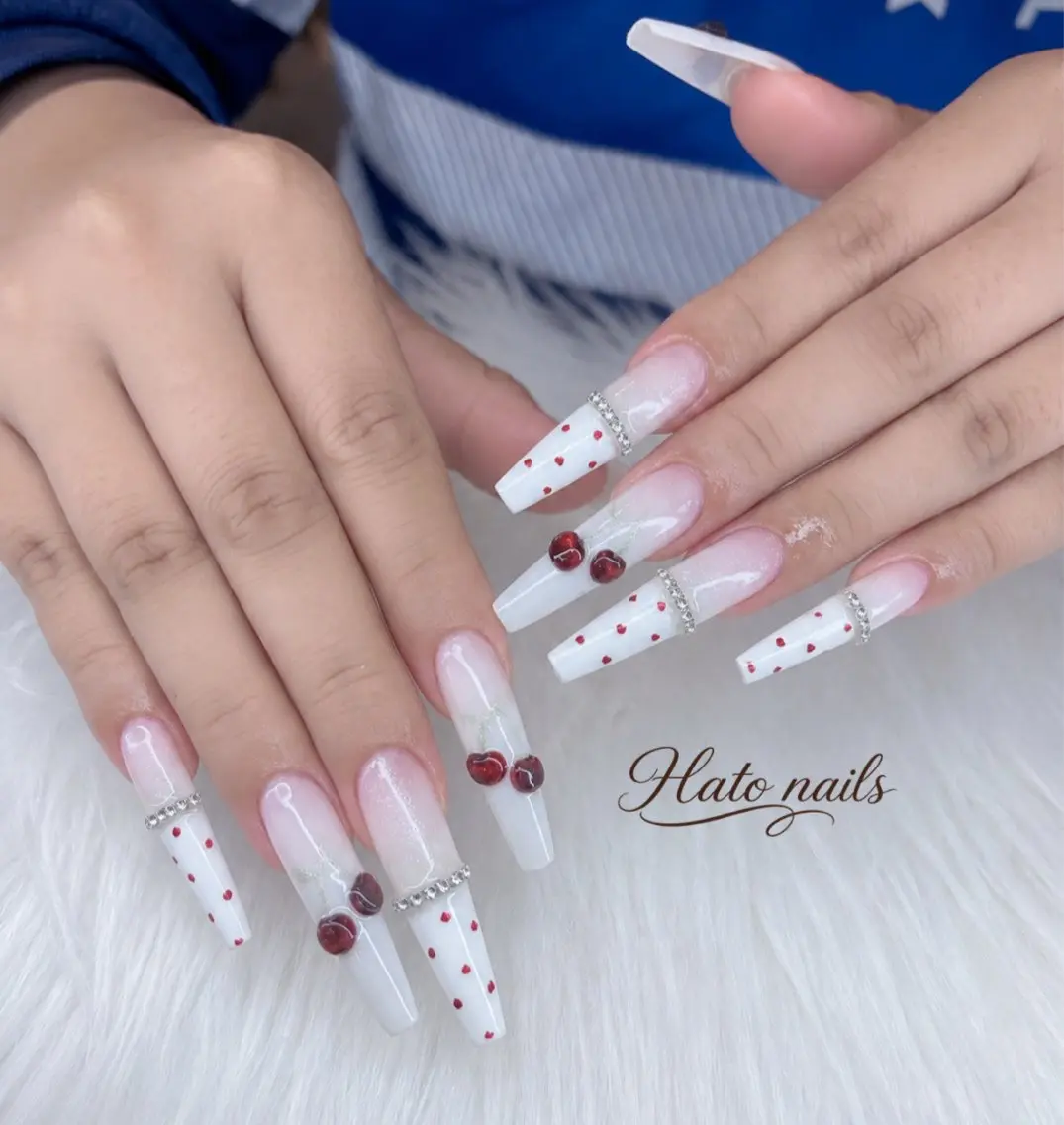 ロング ハンドネイル Hato Nailsのネイルデザイン