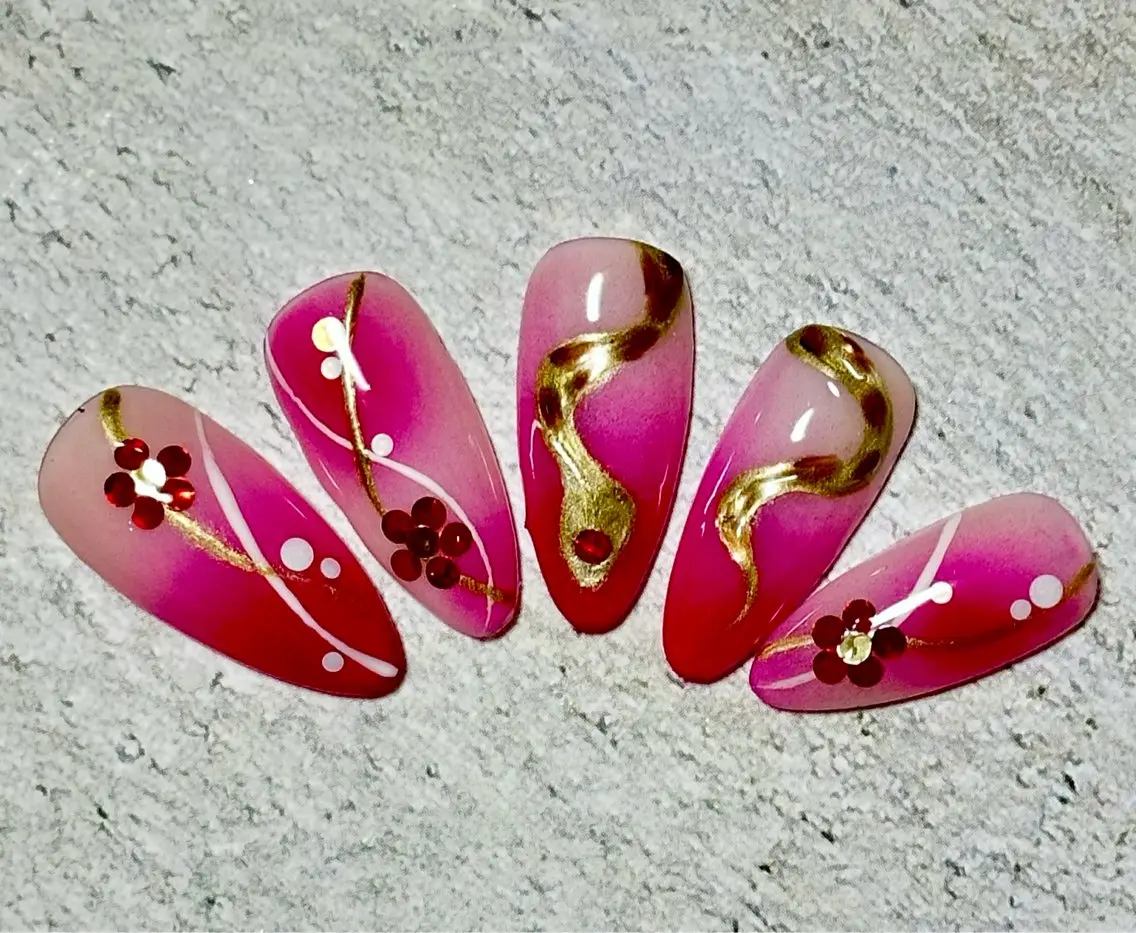 ネイル アートネイル チークネイル フレンチネイル キラキラネイル ラメ(グリッター) Mai’s nailのネイルデザイン