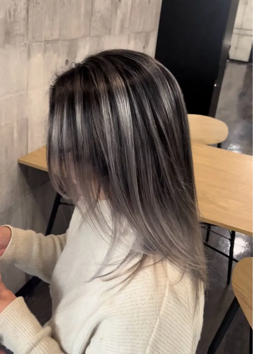 セミロング レイヤーカット特化 💜SARIのヘアスタイル