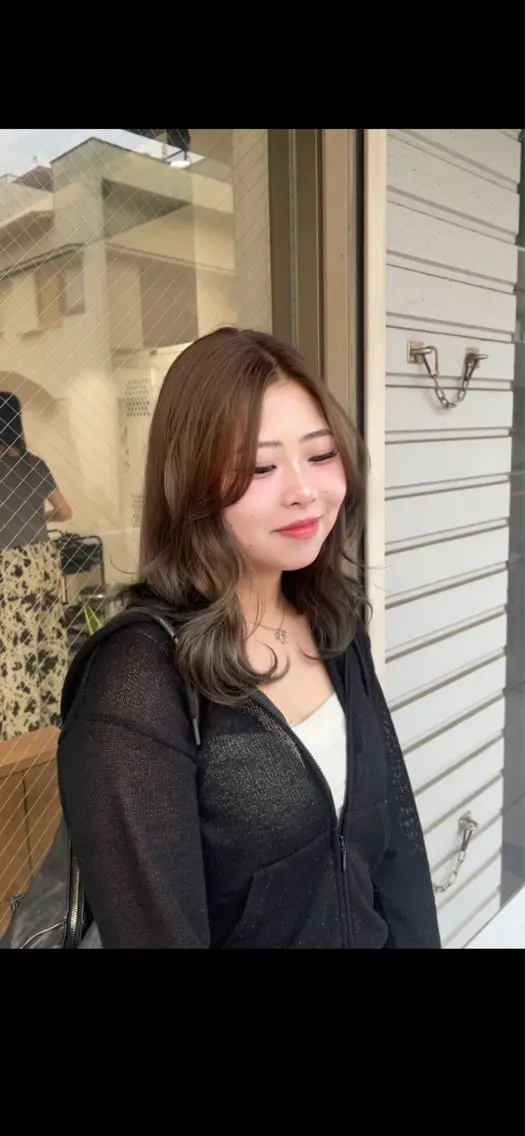 セミロング カラー ブリーチ ヘアカラー 🍑透明感トレンド カラー🍑のヘアスタイル