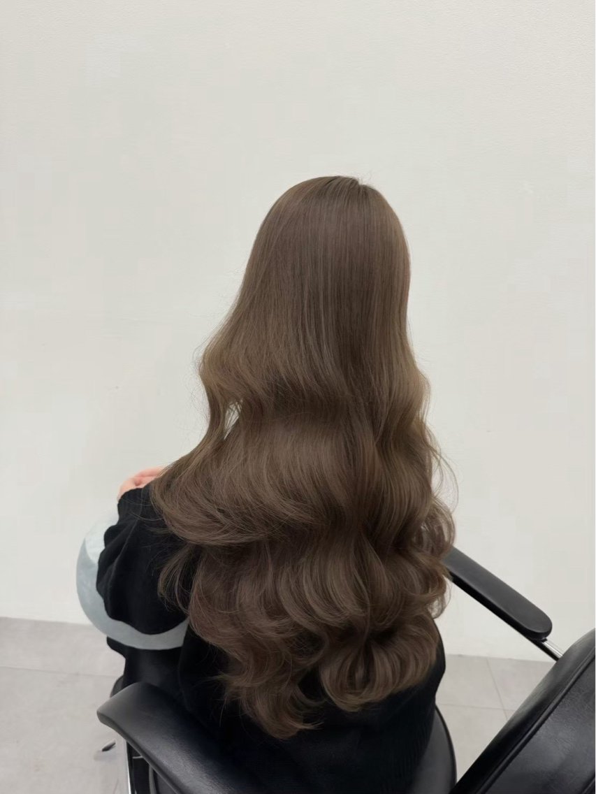 ロング カラー アッシュ アッシュグレー アッシュグレージュ ベージュカラー ブリーチ ioe  三宮 / 羽海のヘアスタイル