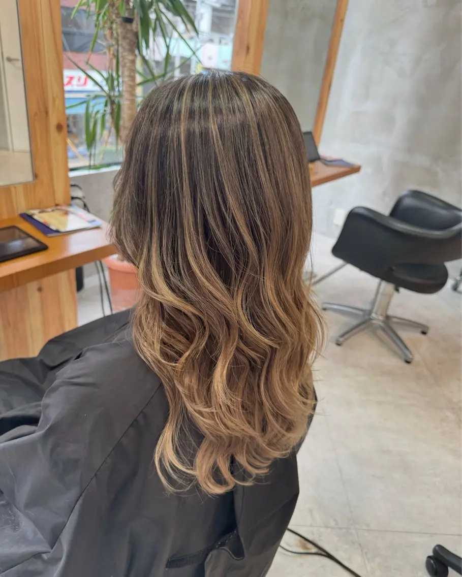ロング カラー ヘアアレンジ 佐々木 まゆかのヘアスタイル