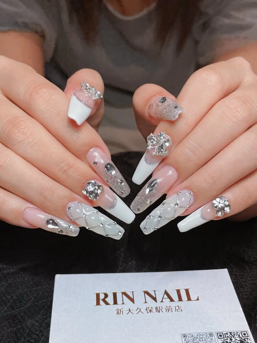 ネイル フレンチネイル ジェルネイル 韓国ネイル マグネットネイル ネイルチップ Rin Nail 新大久保店のネイルデザイン