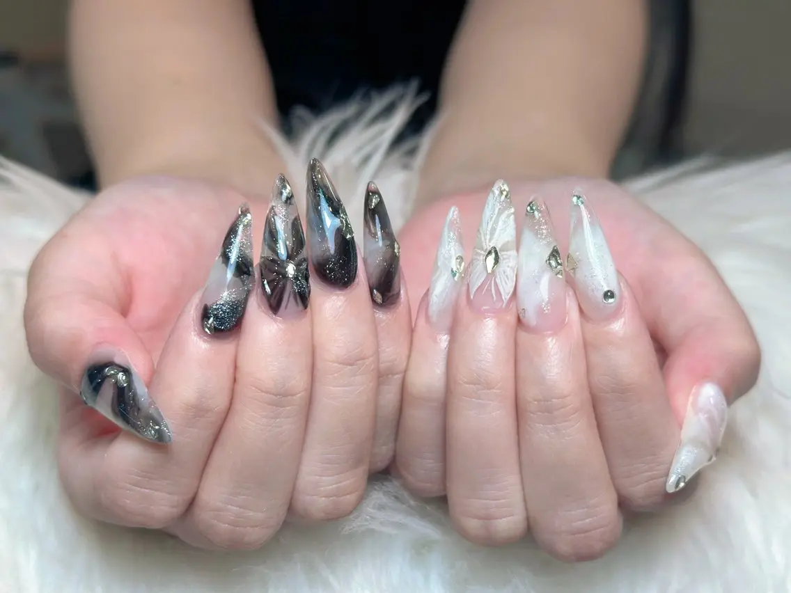 ネイル チークネイル ドット フレンチネイル グラデーション 韓国ネイル ハンドネイル Lisa Nail Salonのネイルデザイン