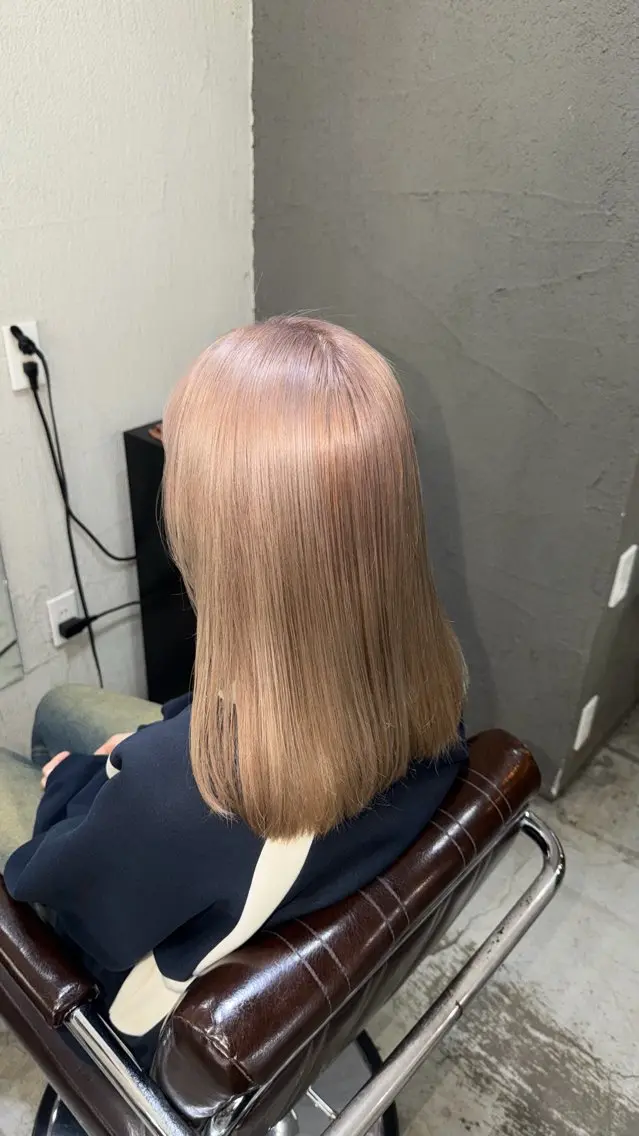 ミディアム カラー グレージュ ヘアカラー トリートメント 小池 かなこのヘアスタイル