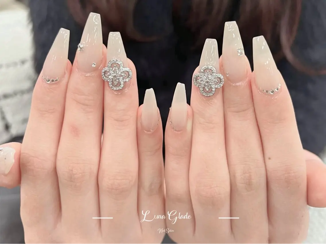ネイル ハンドネイル Luna Gladeのネイルデザイン
