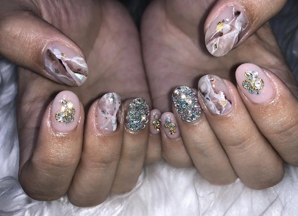ネイル 持ち込み ストーンネイル ハンドネイル パラあり！フィルイン 美フォルムのネイルデザイン