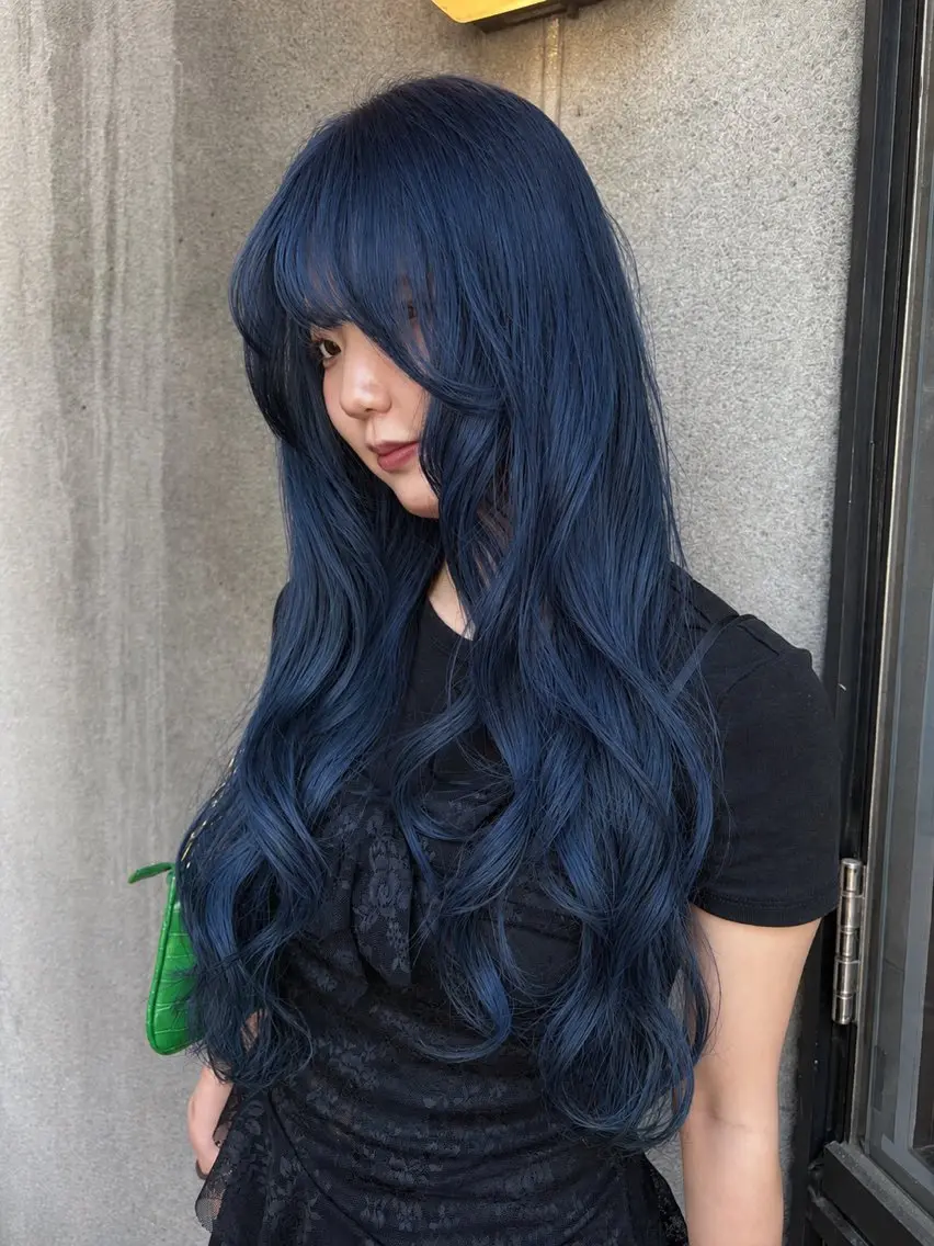 ロング ヘアカラー 西田 朋華のヘアスタイル