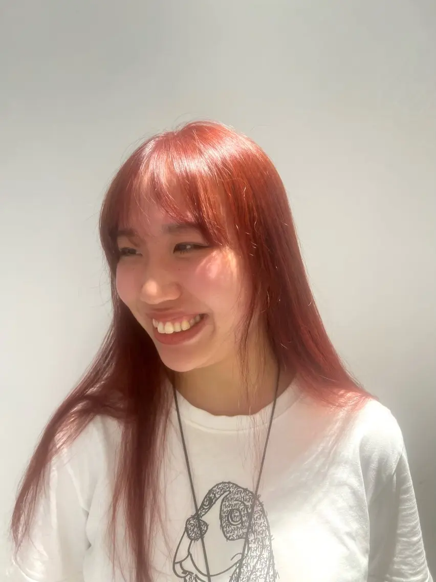 カラー レッドカラー 白石 恵美のヘアスタイル