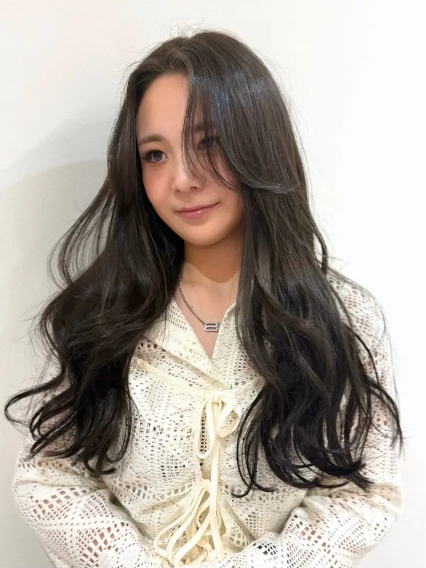 ロング カラー カット ヘアカラー トリートメント Sara newi 🎀透明感🎀のヘアスタイル