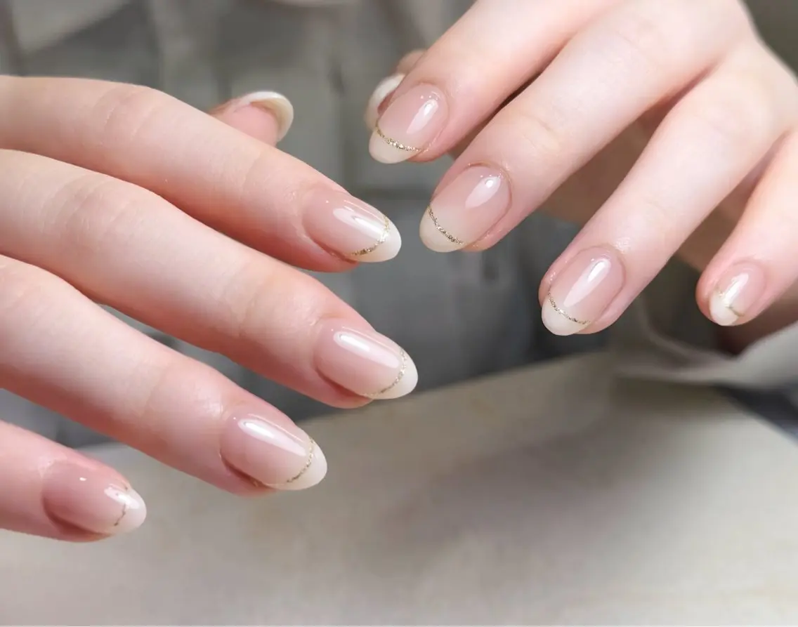 ネイル アートネイル オーロラネイル 長さ出し フットネイル フレンチネイル 中野駅から2分 MEO NAILのネイルデザイン